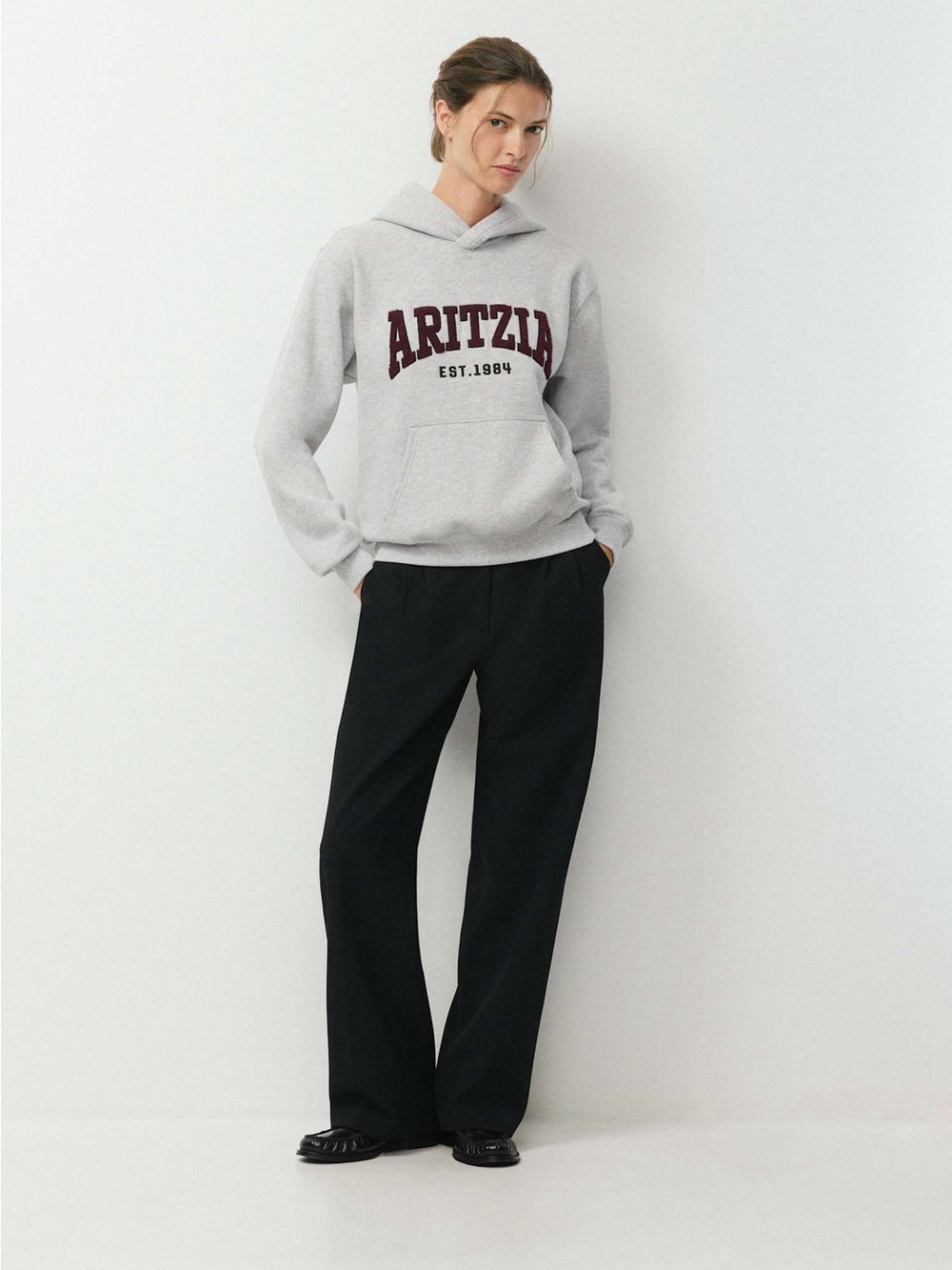 Aritzia Cozy Sweatfleece Perfect Hoodie
I believe this would fit a size XS best